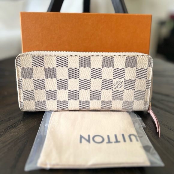 ❌Sold ❌ Louis Vuitton Azur clemence wallet - Picture 1 of 5